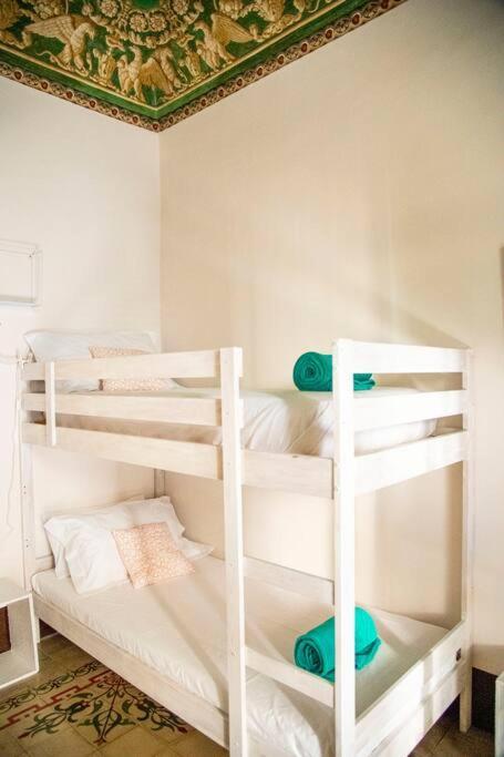 Mitha'S Rooms Катания Экстерьер фото
